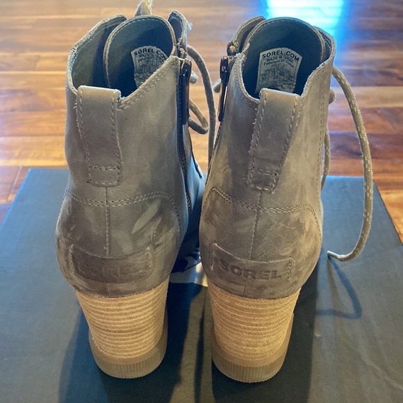 Sorel Joan Uptown Lace Khaki size 9.5 wedge boots worn once - Picture 2 of 5